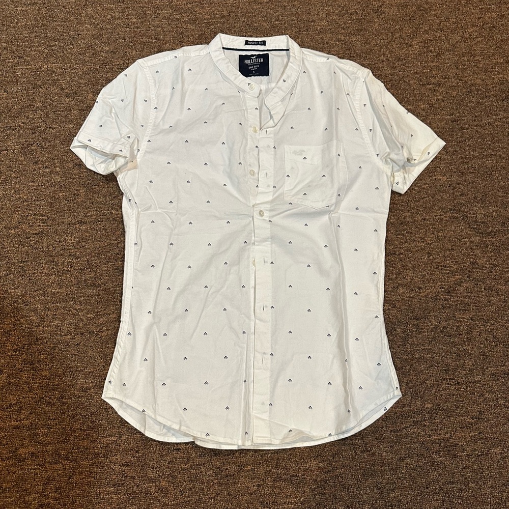 Hollister Men’s Short Sleeves Shirt - Small